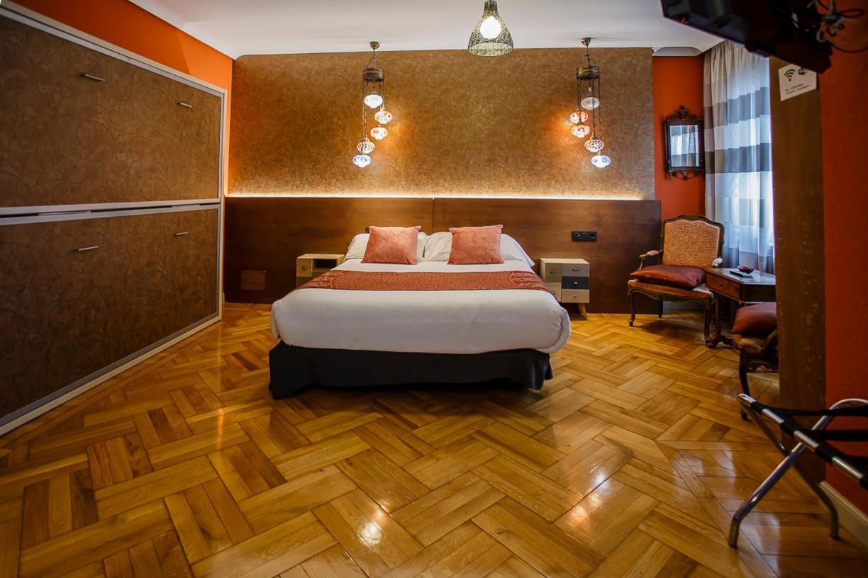 Hostal Rodas بنبلونة المظهر الخارجي الصورة