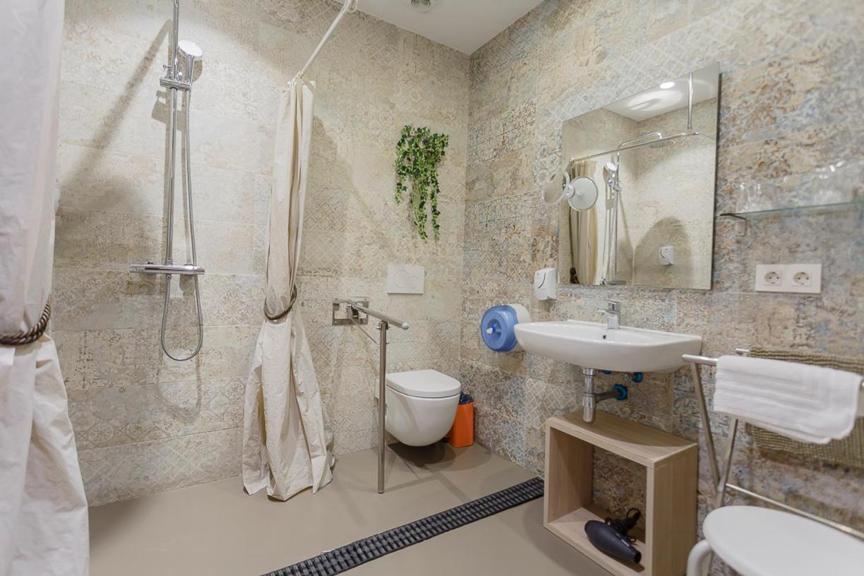 Hostal Rodas بنبلونة المظهر الخارجي الصورة