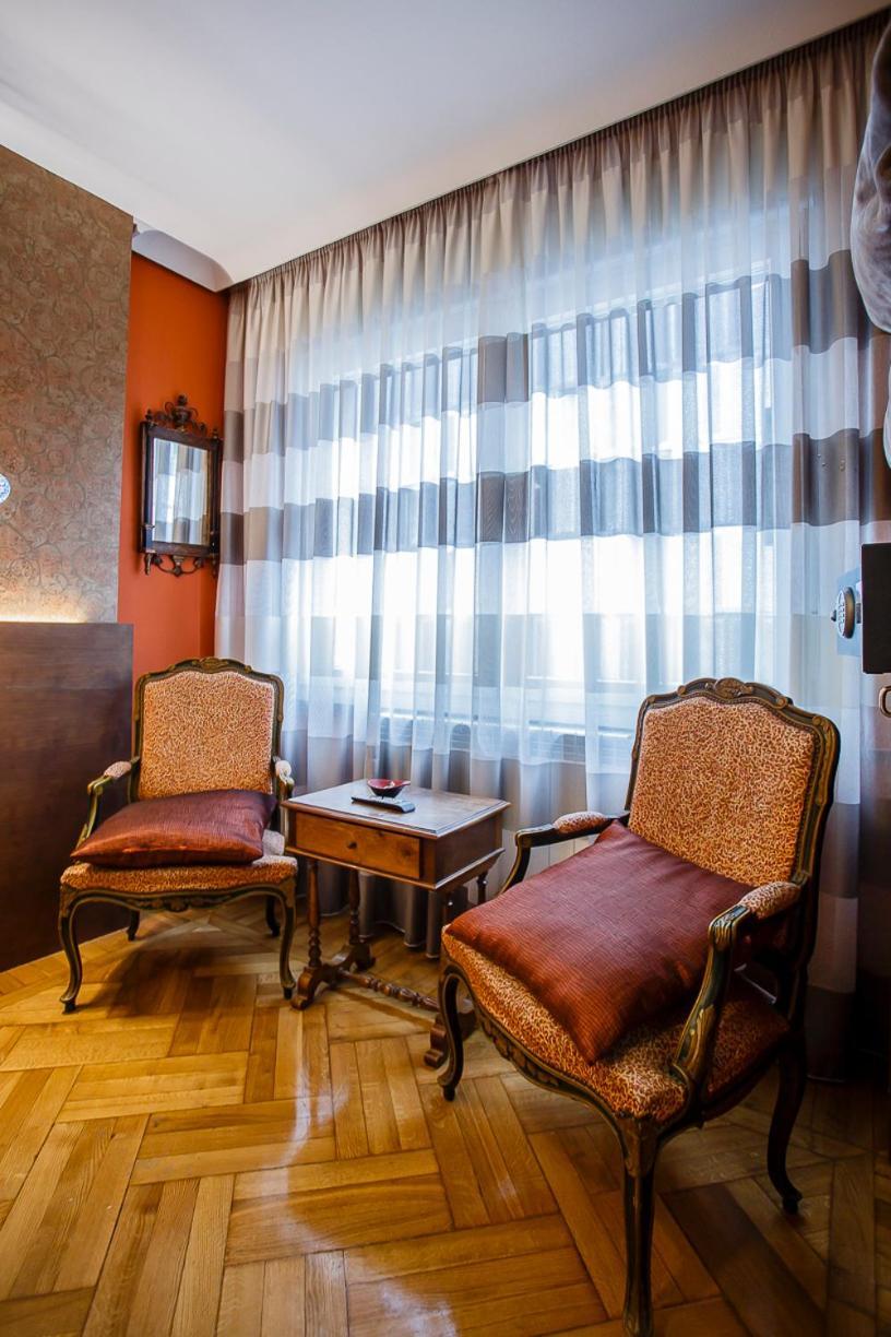 Hostal Rodas بنبلونة المظهر الخارجي الصورة