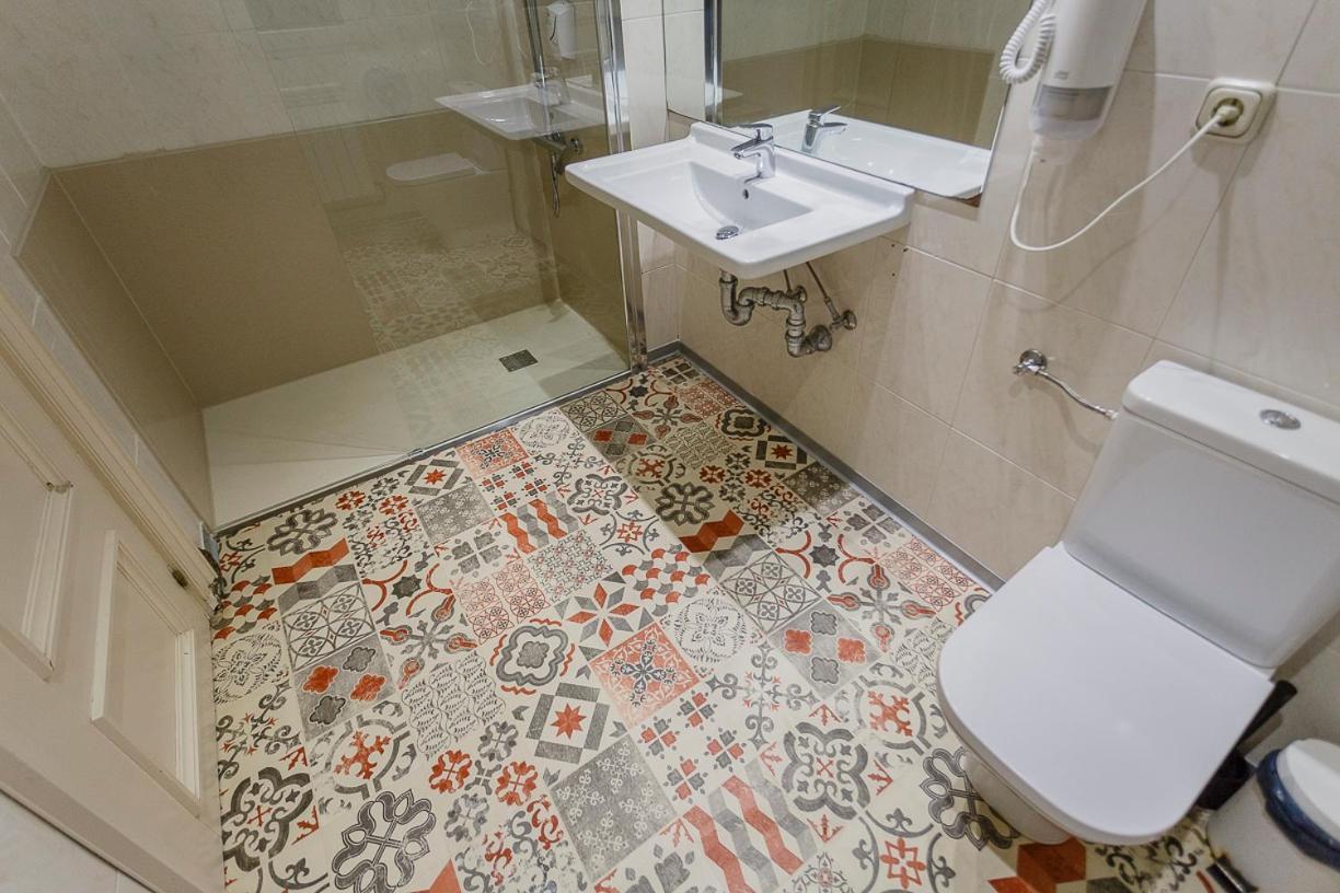 Hostal Rodas بنبلونة المظهر الخارجي الصورة