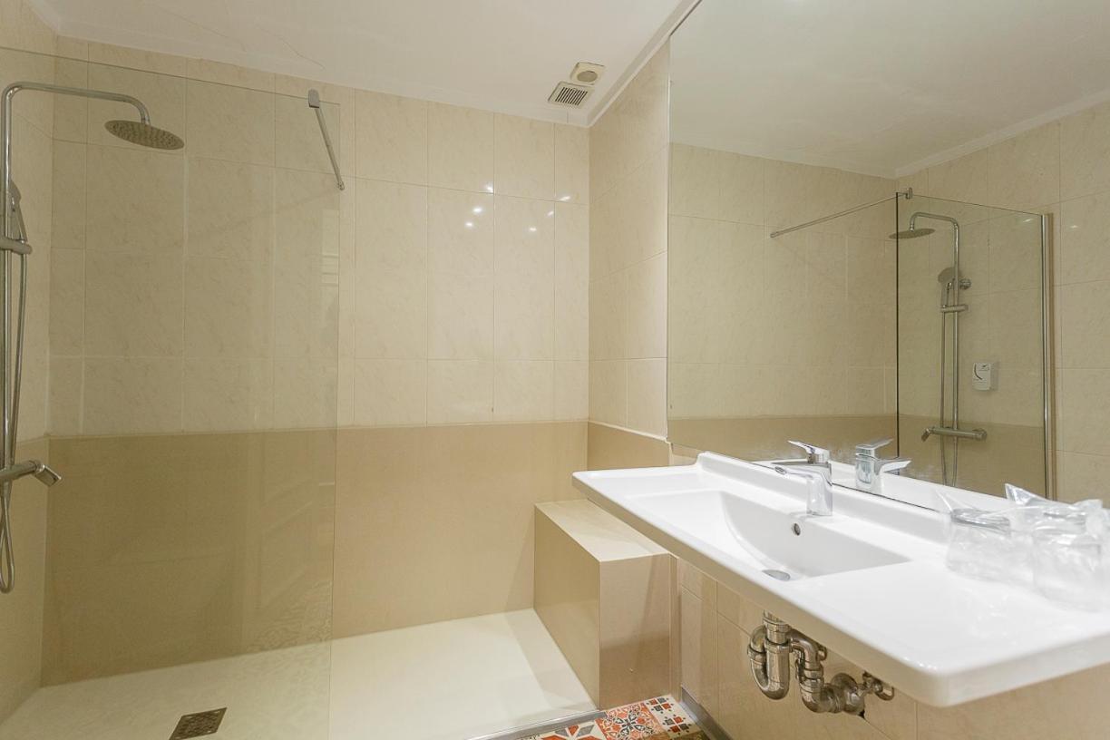 Hostal Rodas بنبلونة المظهر الخارجي الصورة
